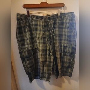 Dockers Green Plaid Cargo Shorts